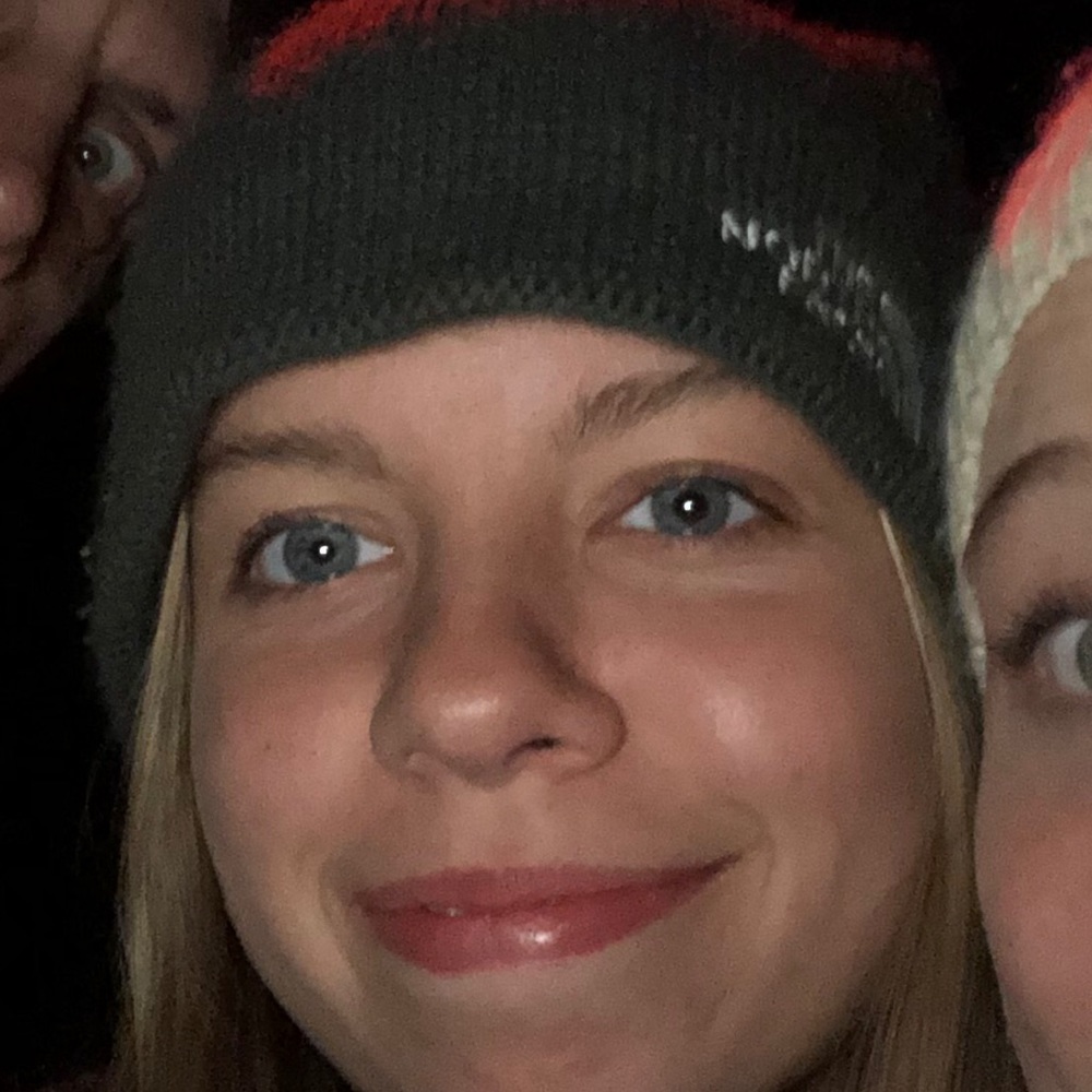 Meet your Posher, Avery